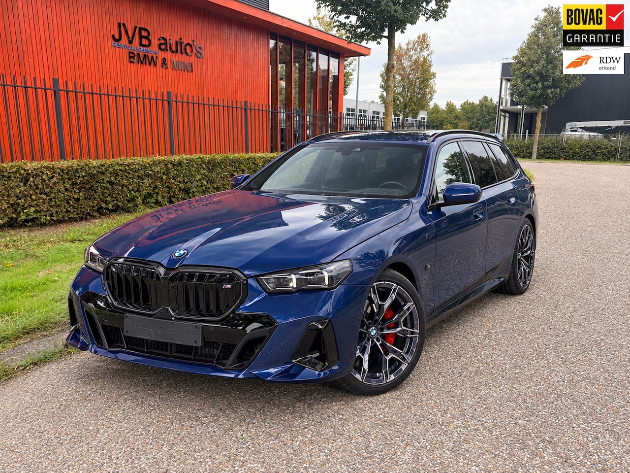 BMW 5-serie Touring - 530e M Sport PRO, H&K, trekhaak, panorama - AutoWereld.nl