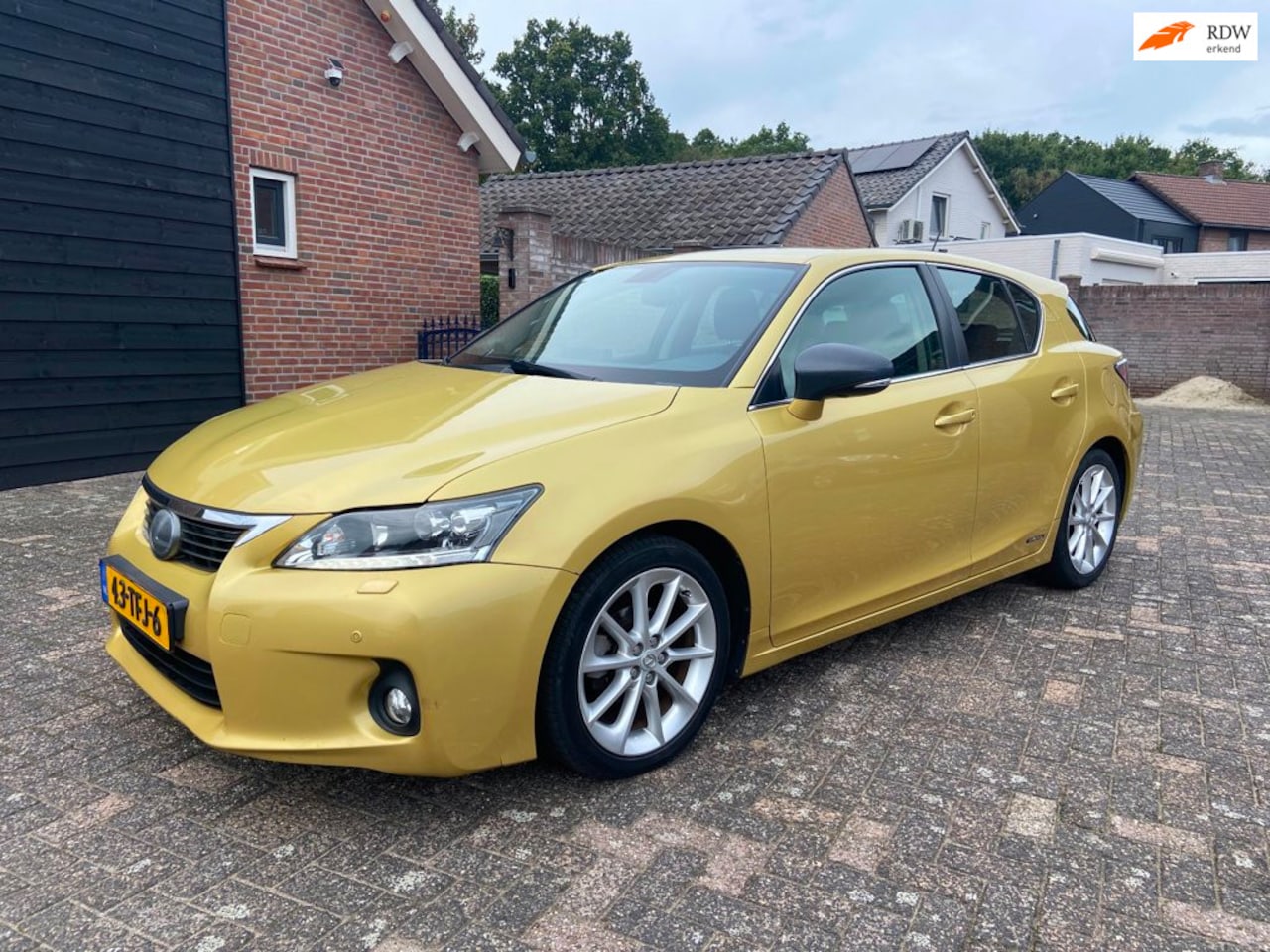 Lexus CT 200h - Hybrid leer/navi/keyles/pd/adaptive cruiscontrol/enz - AutoWereld.nl