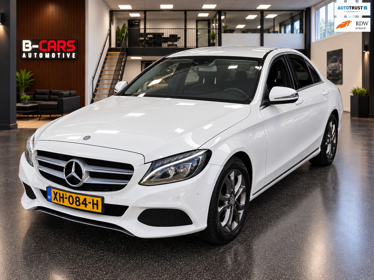 Mercedes-Benz C-klasse - 180 AmbiL|Xenon|Leer|Camera|Pdc|Nap!! - AutoWereld.nl