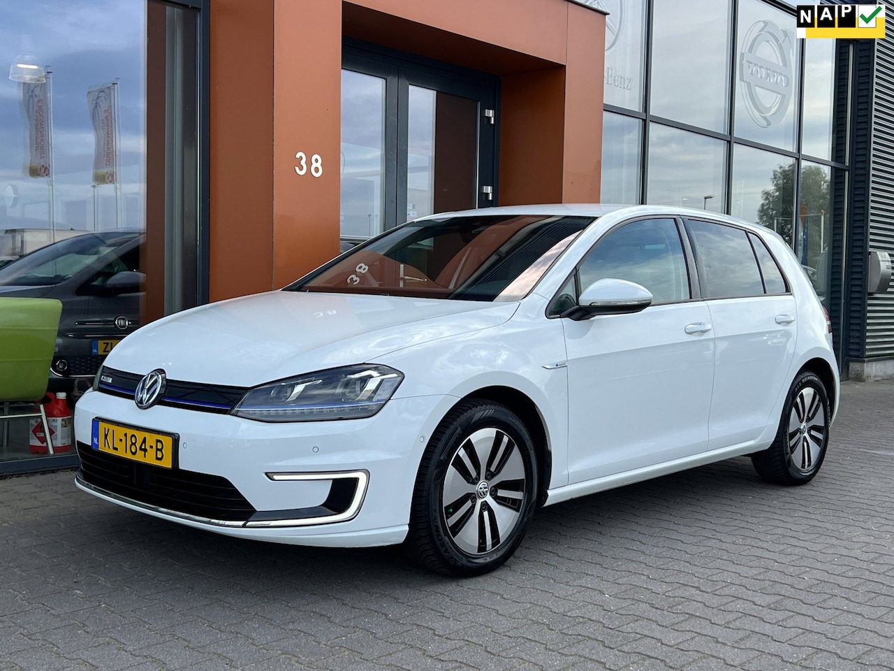 Volkswagen e-Golf - E-Golf|Carplay|LED|Leer|Navi|ACC|Dynaudio - AutoWereld.nl