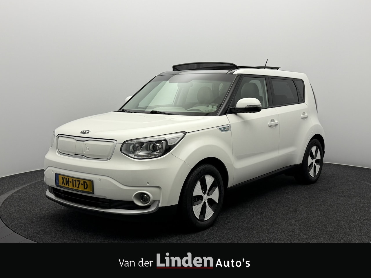Kia e-Soul - EV Edition 30 kWh SOH 94,9% | Panoramadak | Stoel/Stuurverwarming | 100KW Snellaadvermogen - AutoWereld.nl