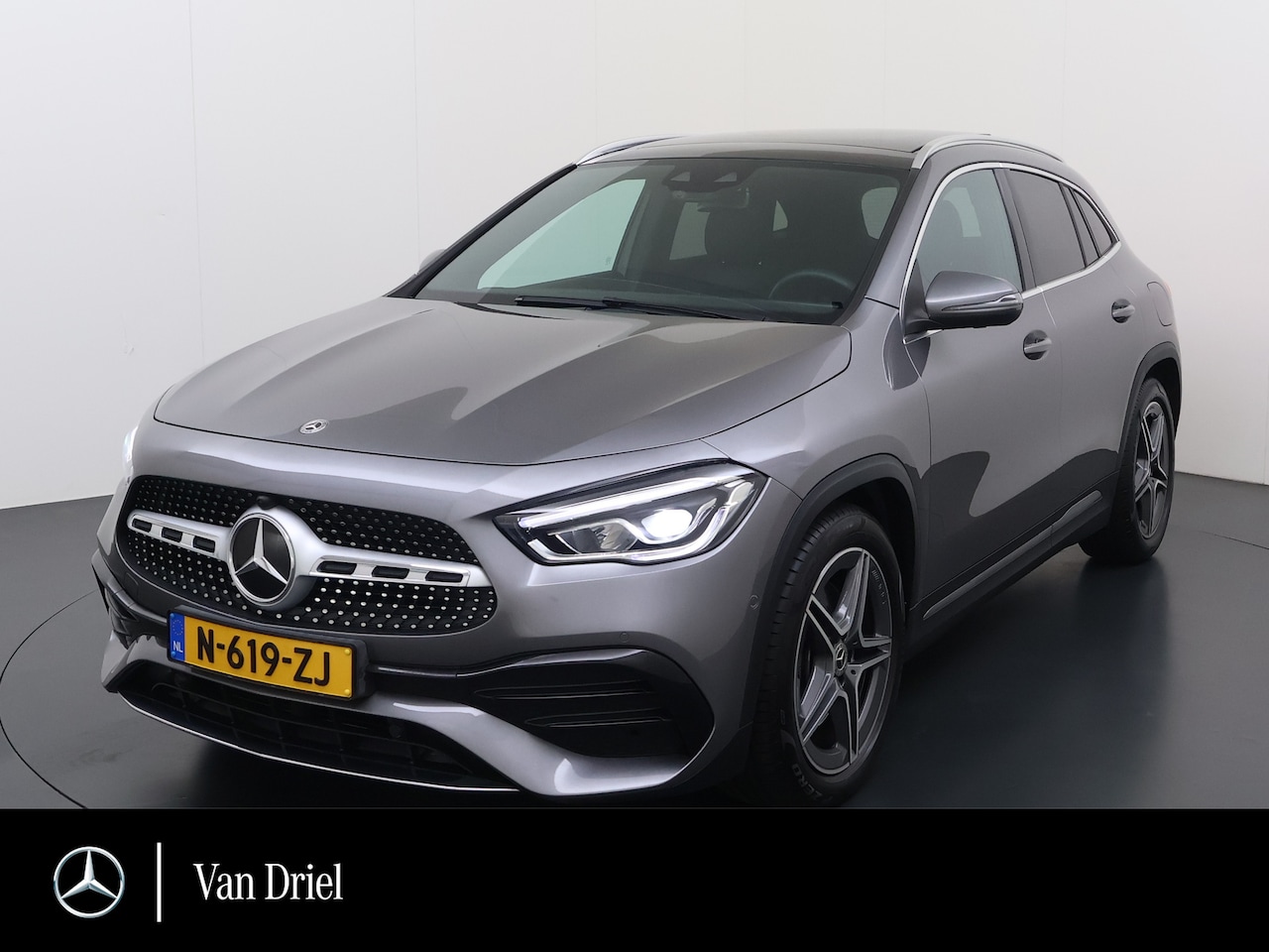 Mercedes-Benz GLA-Klasse - GLA 250 4MATIC AMG Line | Trekhaak Panorama Dodehoek Sfeerverlichting - AutoWereld.nl