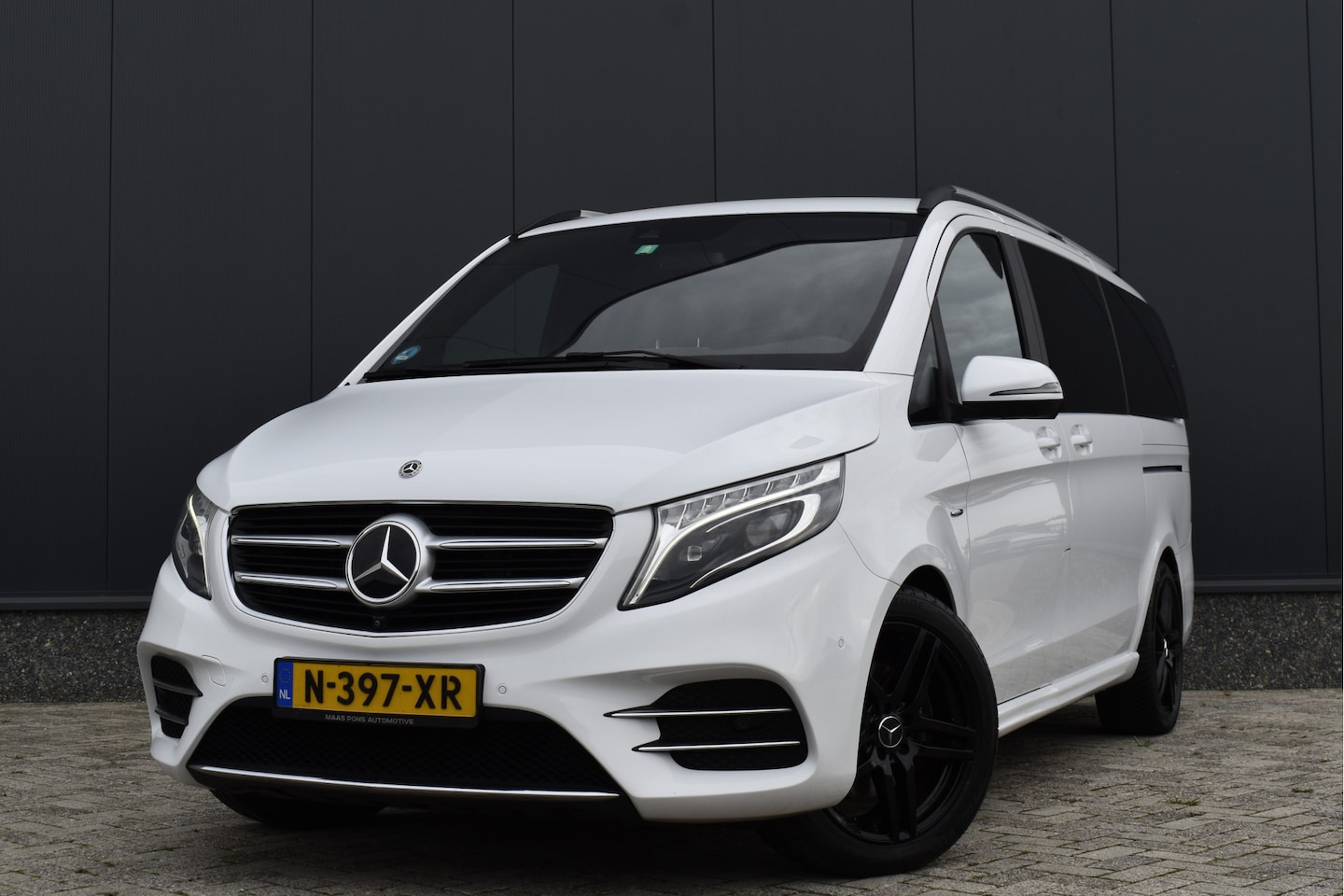 Mercedes-Benz V-klasse - 250d Lang AMG line 7p Marge Pano - Trekhaak - Burmeister - AutoWereld.nl