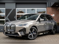 BMW iX - xDrive40 Sportpakket | Driving Ass. Prof. | Head-Up | 360 Camera | Harman/Kardon | Stoelve