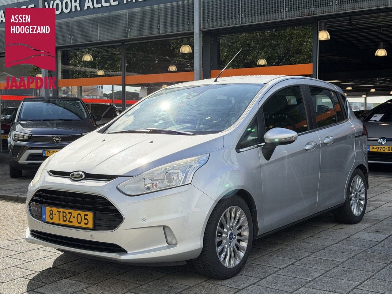 Ford B-Max - BWJ 2014 | 1.0 126PK Titanium | NWE DISTRIBUTIE | TREKHAAK | CAMERA | NAVI | CLIMA | PDC V - AutoWereld.nl