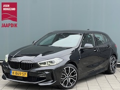 BMW 1-serie - BWJ 2021 | 118i 136PK High Ex. AUTOMAAT | LEER | M-PAKKET | CLIMA | NAVI | SPORTSTOELEN |