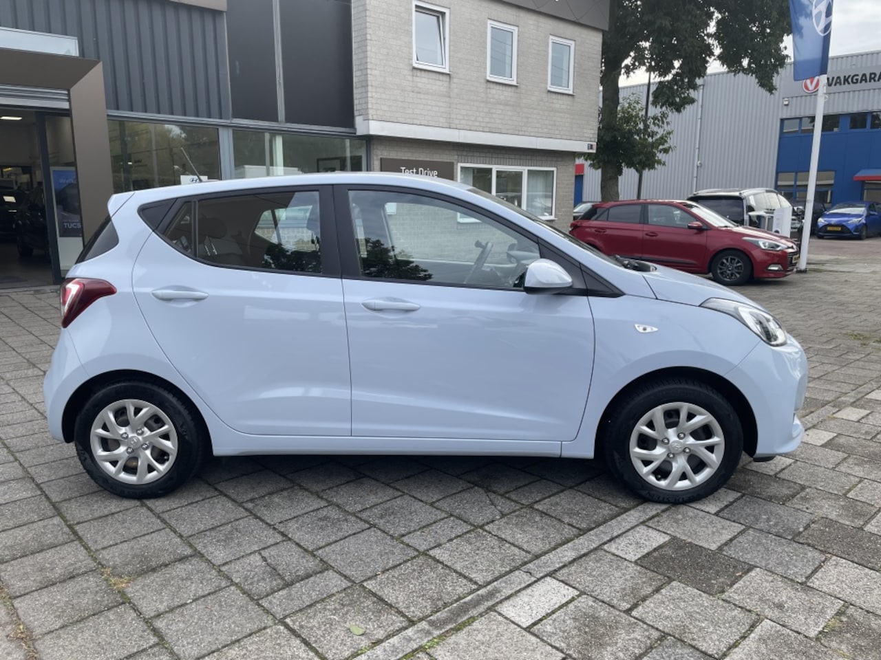 Hyundai i10 - 1.0i Comfort + NAVI AUTOMAAT*RIJKLAARPRIJS*