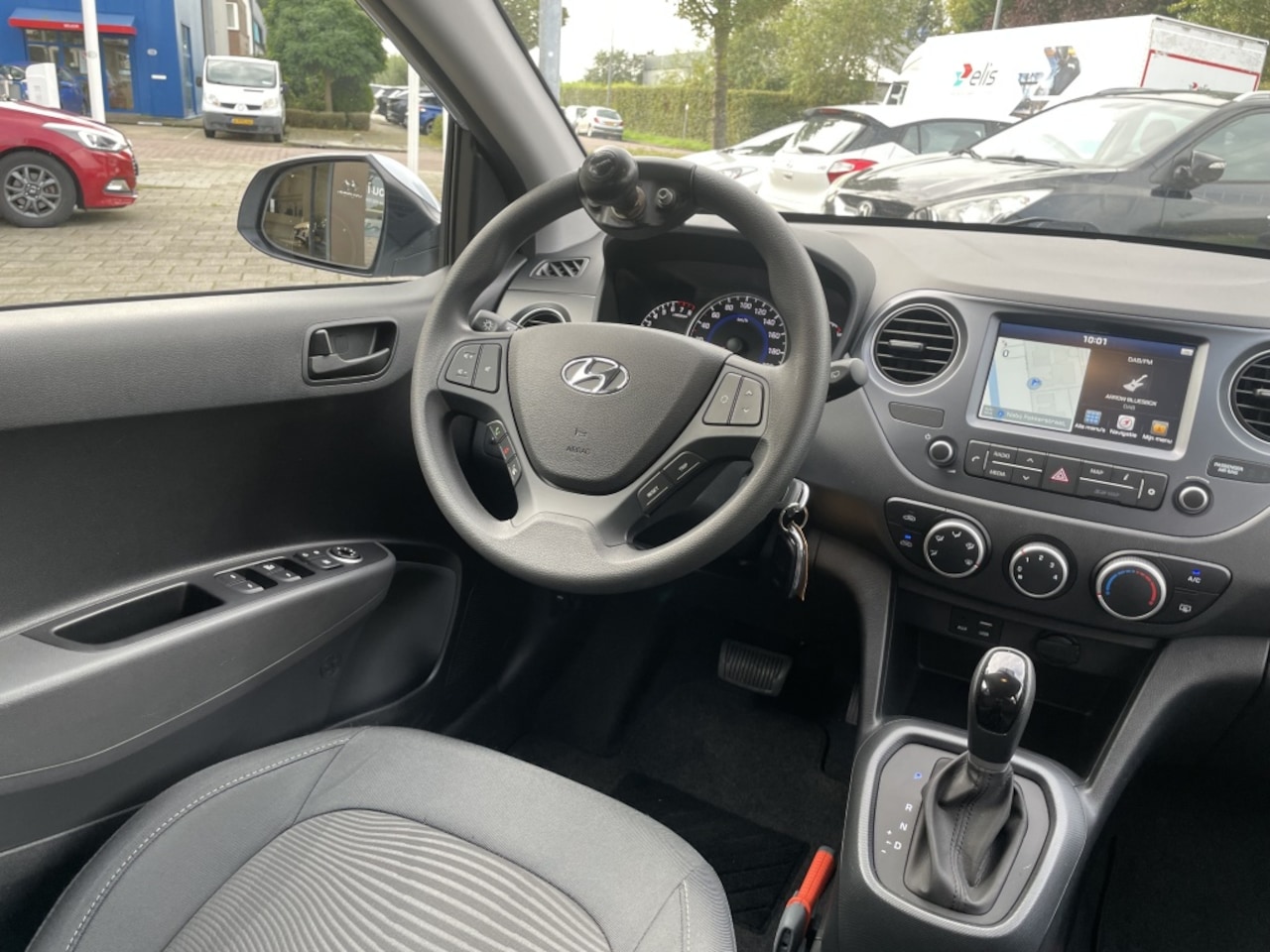 Hyundai i10 - 1.0i Comfort + NAVI AUTOMAAT*RIJKLAARPRIJS*