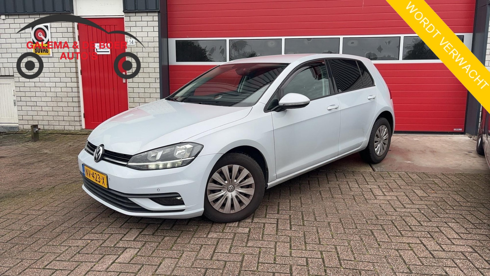 Volkswagen Golf - 1.0 TSI Trendline WHITE SILVER / CARPLAY / NAVI / CLIMA / PDC / BLUETOOTH / DAB+ / NL-AUTO - AutoWereld.nl