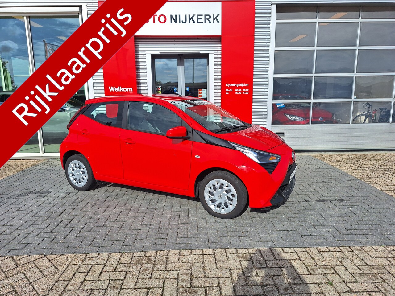 Toyota Aygo - 1.0 VVT-i x-play met AppleCarPaly/AndroidAuto - AutoWereld.nl