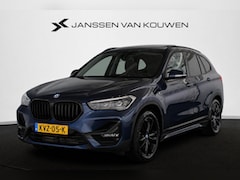 BMW X1 - xDrive25e Sport Line Panoramadak Stoelverwarming Head-Up Memory