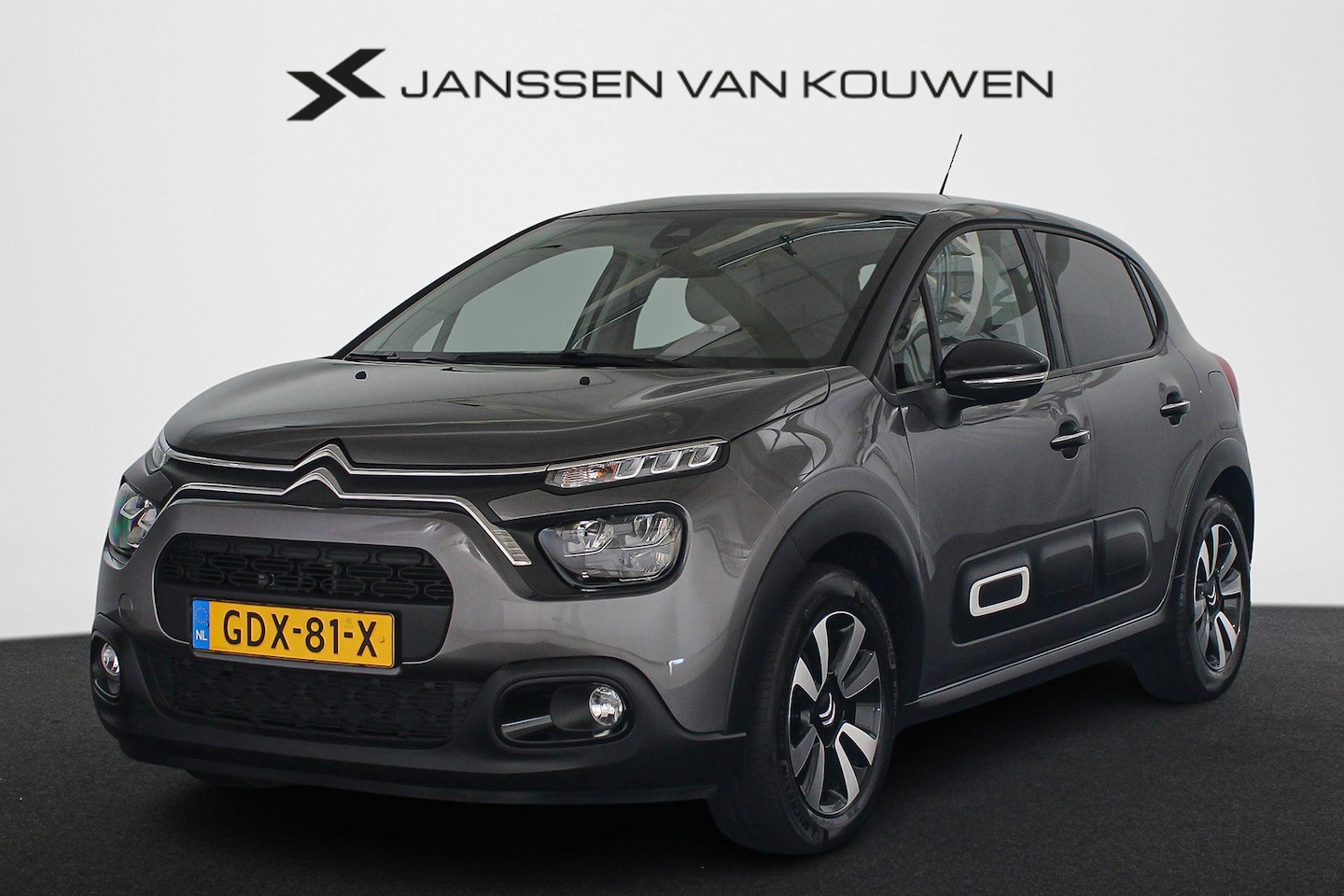 Citroën C3 - 1.2 PureTech Max Stoelverwarming Keyless Navi Achteruitrijcamera - AutoWereld.nl