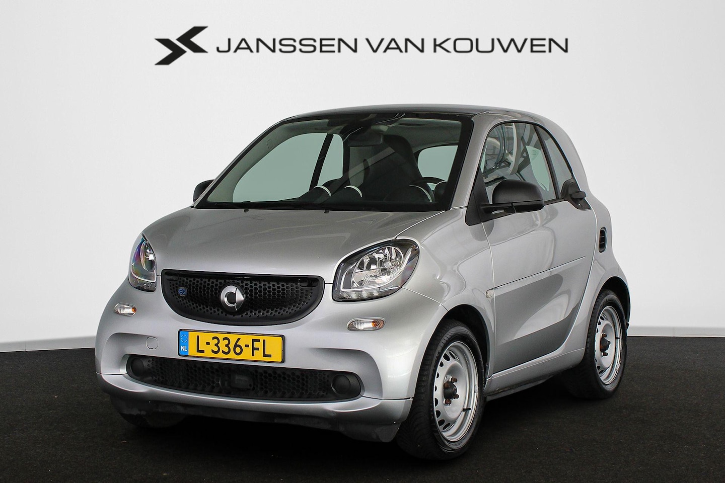 Smart Fortwo - EQ Comfort 18 kWh Panoramadak Stoelverwarming Climate Control - AutoWereld.nl