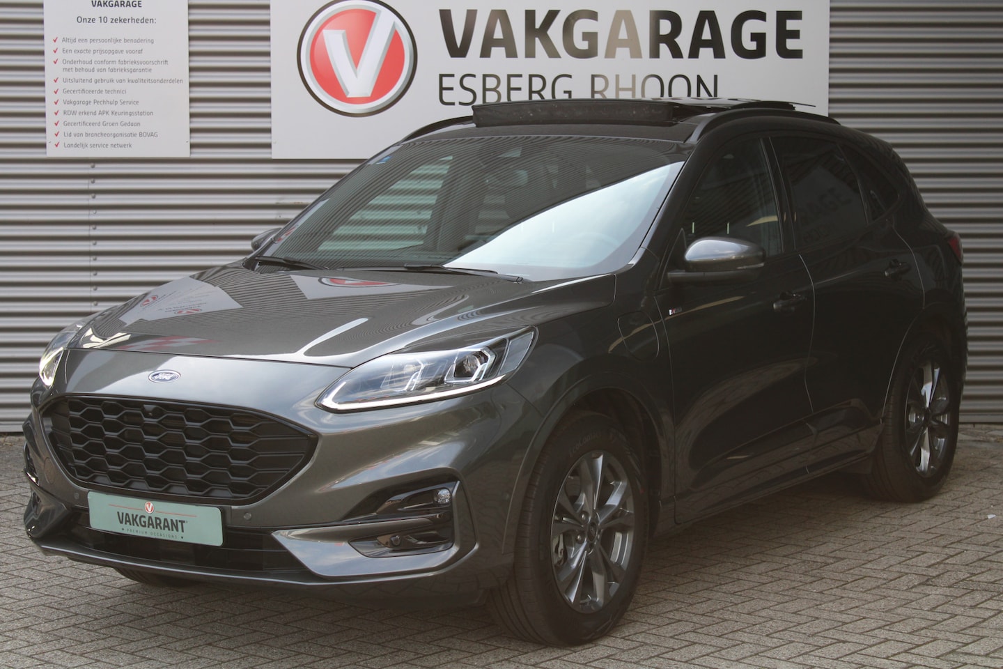 Ford Kuga - 2.5 PHEV ST-Line X NAV/CAM,PANO,B&O,TREKHAAK - AutoWereld.nl