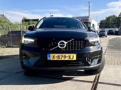 Volvo XC40 - 2.0 B4 Plus Dark