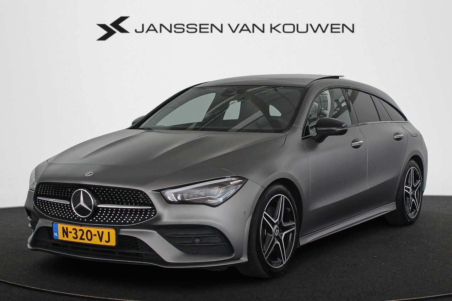Mercedes-Benz CLA-klasse Shooting Brake - 200 Business Solution AMG Pano Sfeerverlichting Stoelverwarming Widescreen - AutoWereld.nl