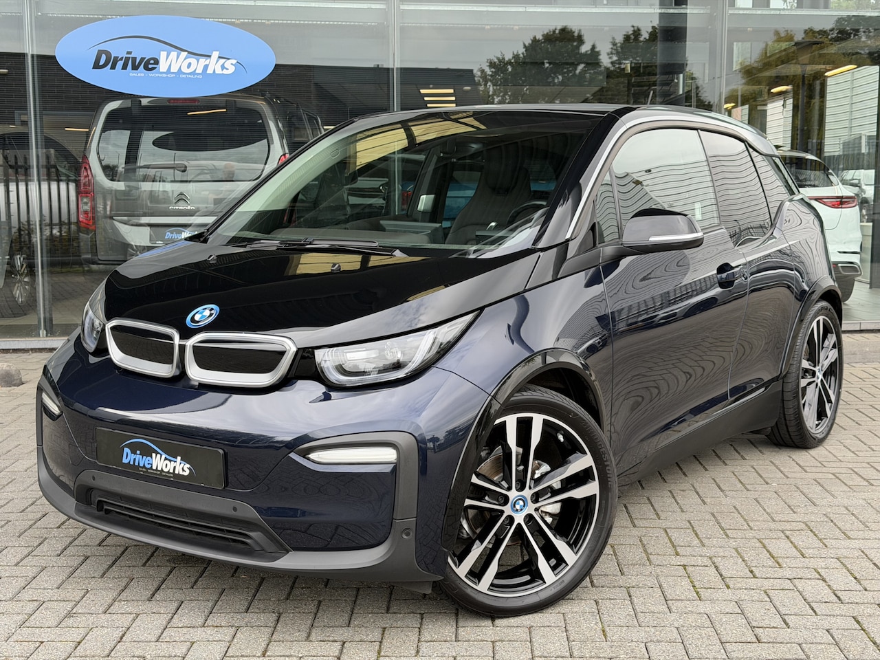 BMW i3 - Executive Edition 120Ah 42 kWh | PANO | LEER | Adaptive CC | Carplay | Interesse in een be - AutoWereld.nl