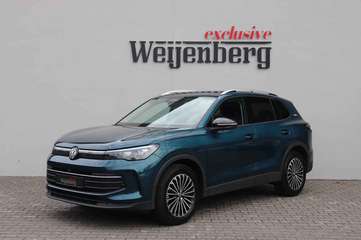 Volkswagen Tiguan - 1.5 eTSI DSG Trekhaak 360-Cam ACC - AutoWereld.nl