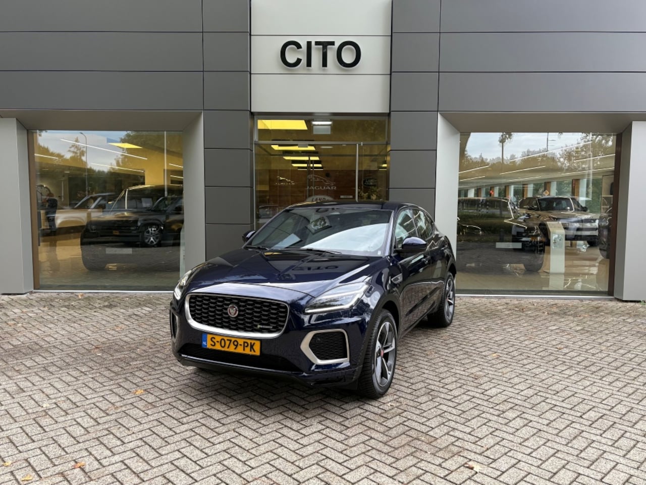 Jaguar E-Pace - P300e 1.5 309pk PHEV R-Dynamic SE - AutoWereld.nl