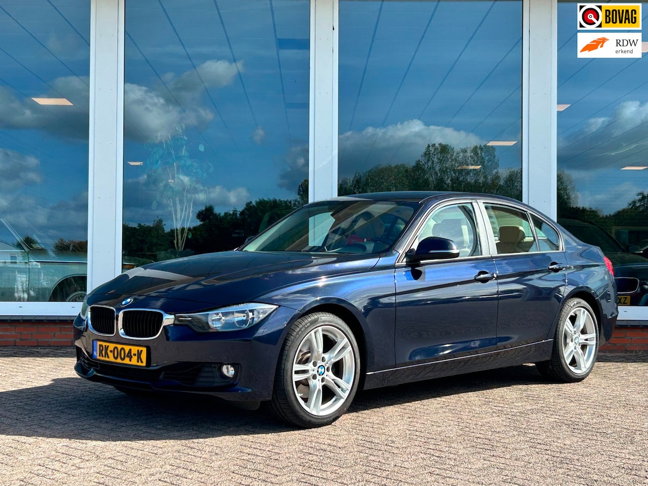 BMW 3-serie - 328i High Executive - Leder - Navi - 18 inch - PDC - AutoWereld.nl