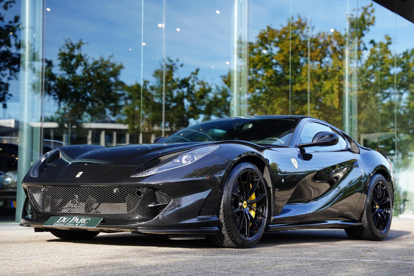 Ferrari 812 Superfast - 6.5 V12 HELE / Carbon / Lift / Passenger Display / Leder Nero - AutoWereld.nl