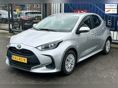 Toyota Yaris - 1.5 Hybrid 115 Business / FABRIEKSGARANTIE / APPLE CARPLAY / CAMERA / CRUISE CONTROL