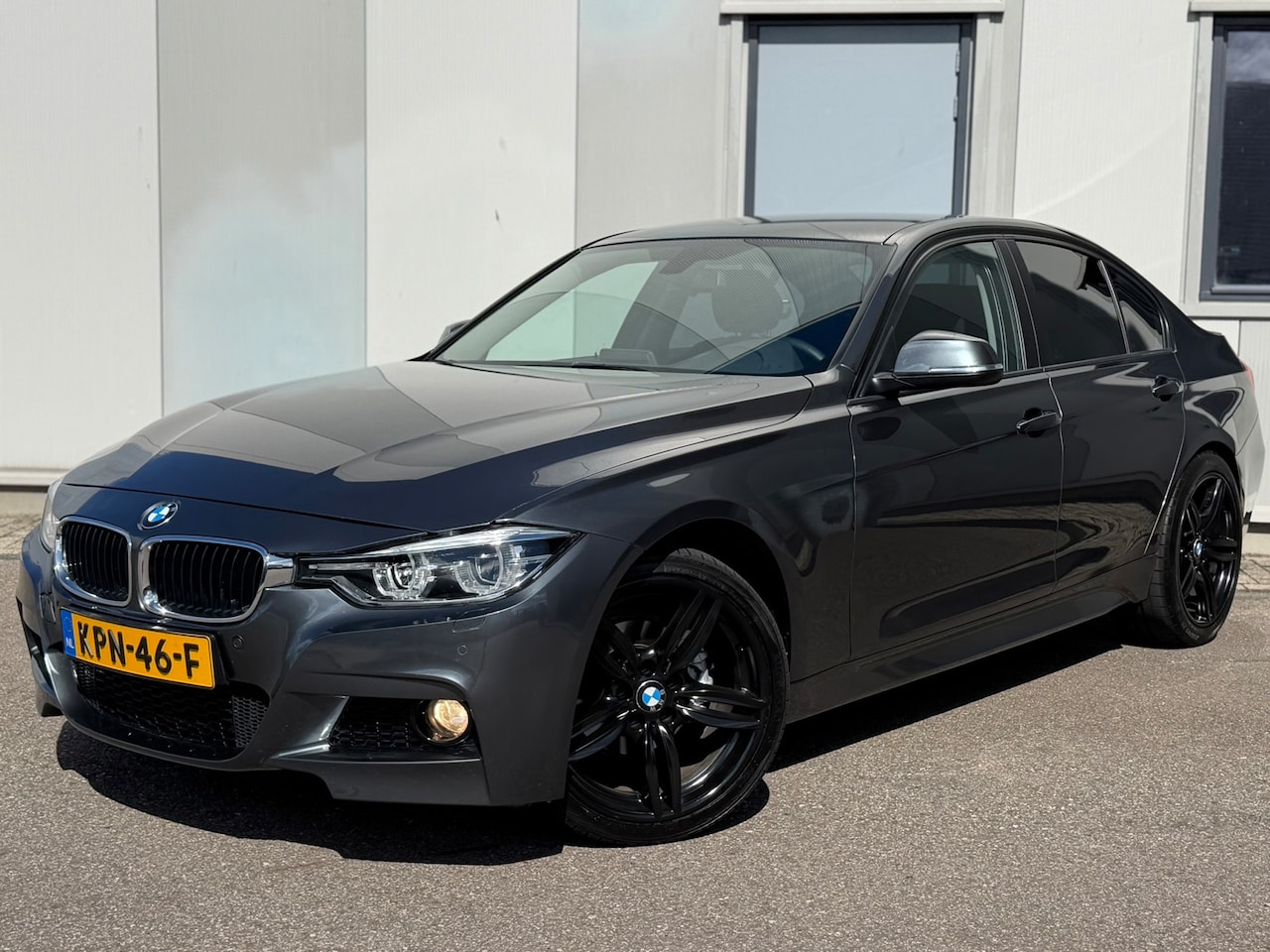 BMW 3-serie - 318i LCI M Sport Clima Cruise PDC 2016 149dkm! - AutoWereld.nl