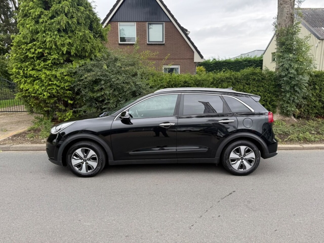 Kia Niro - 1.6 GDI Hybrid Dynamic PlusLine/Trekhaak/cruise adaptief/leer - AutoWereld.nl