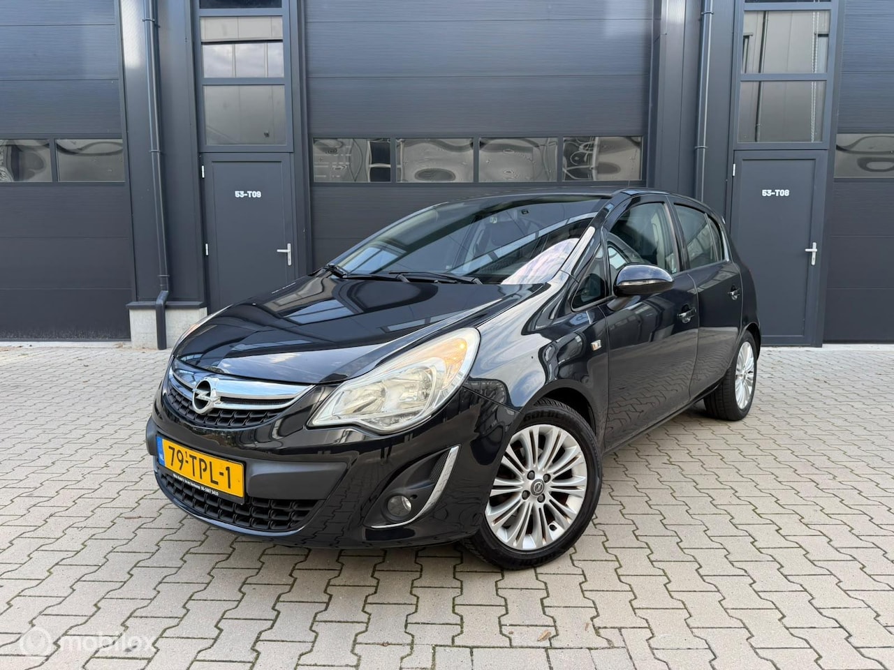 Opel Corsa - 1.4-16V Cosmo NW APK Cruise C Parkeers Weinig KM - AutoWereld.nl
