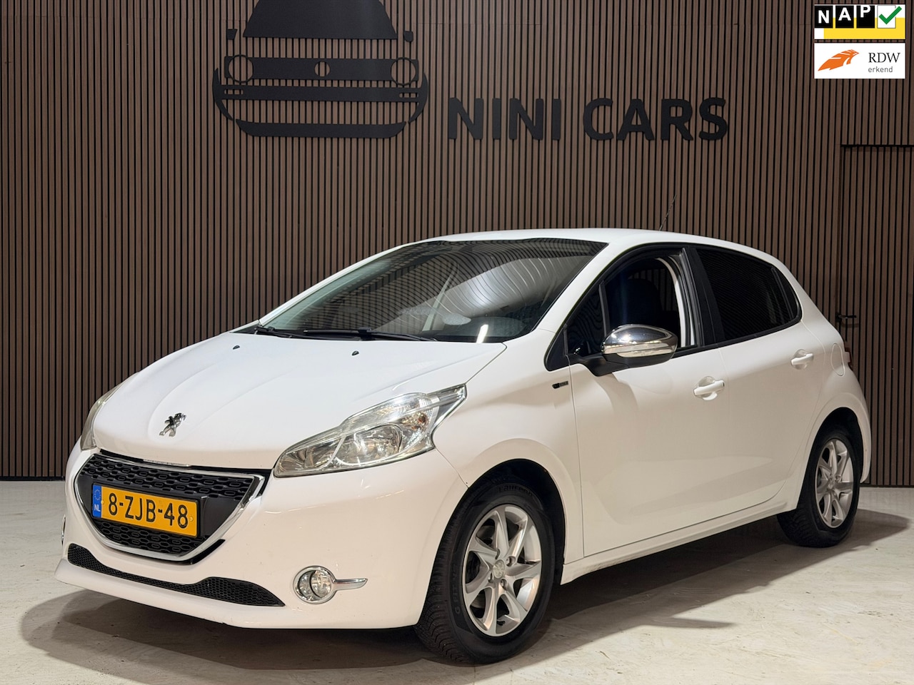 Peugeot 208 - 1.2 VTi Style Riem vervangen. - AutoWereld.nl