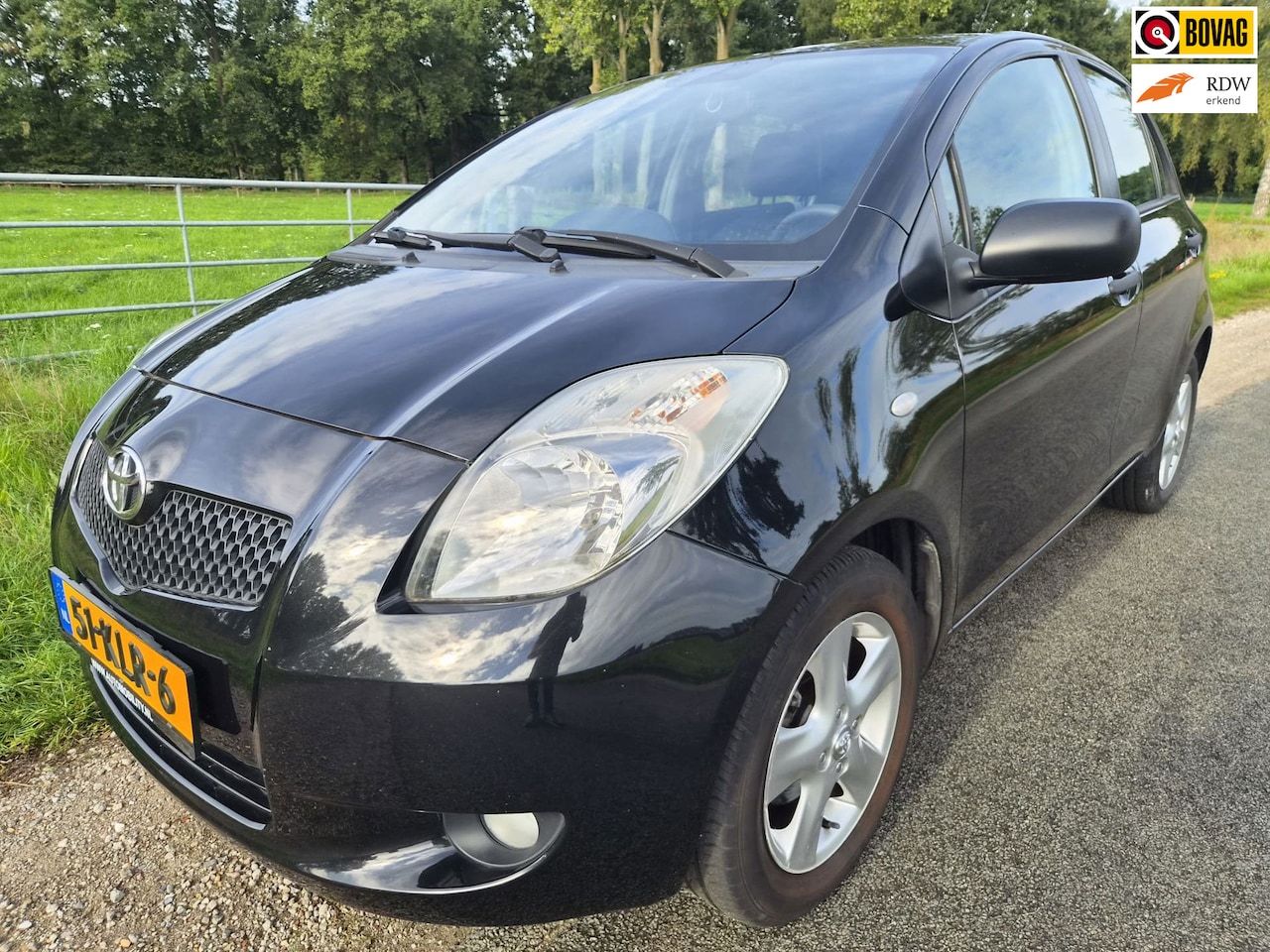 Toyota Yaris - 1.3 VVTi Terra lichtmetalen velgen , airco - AutoWereld.nl