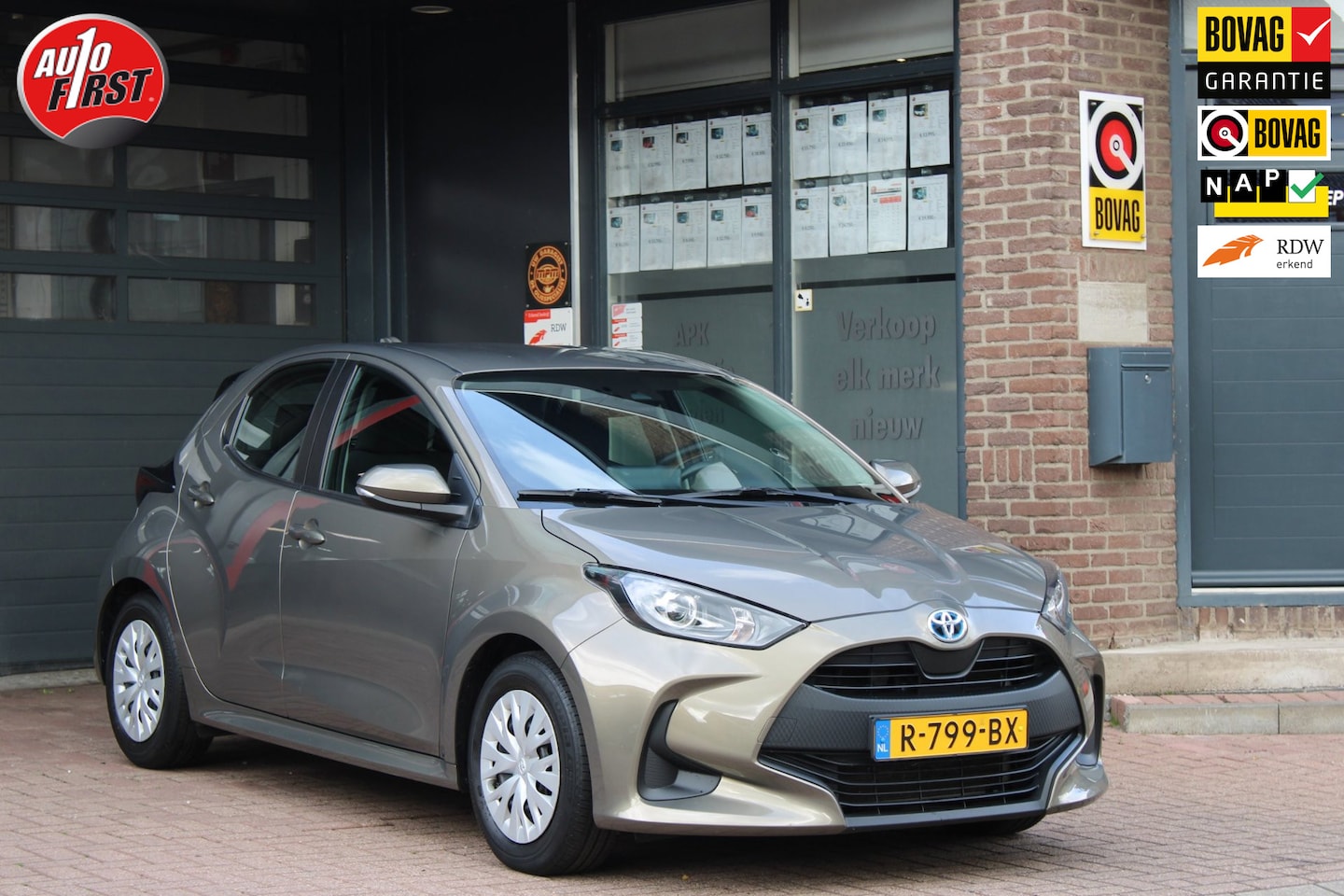 Toyota Yaris - 1.5 Hybrid Active / Camera / Carplay / NL auto / 1e eigenaar - AutoWereld.nl