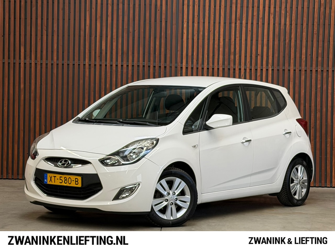 Hyundai ix20 - 1.4i i-Vision Airco-Cruise-Pdc-Trekhaak-Netjes onderhouden! - AutoWereld.nl