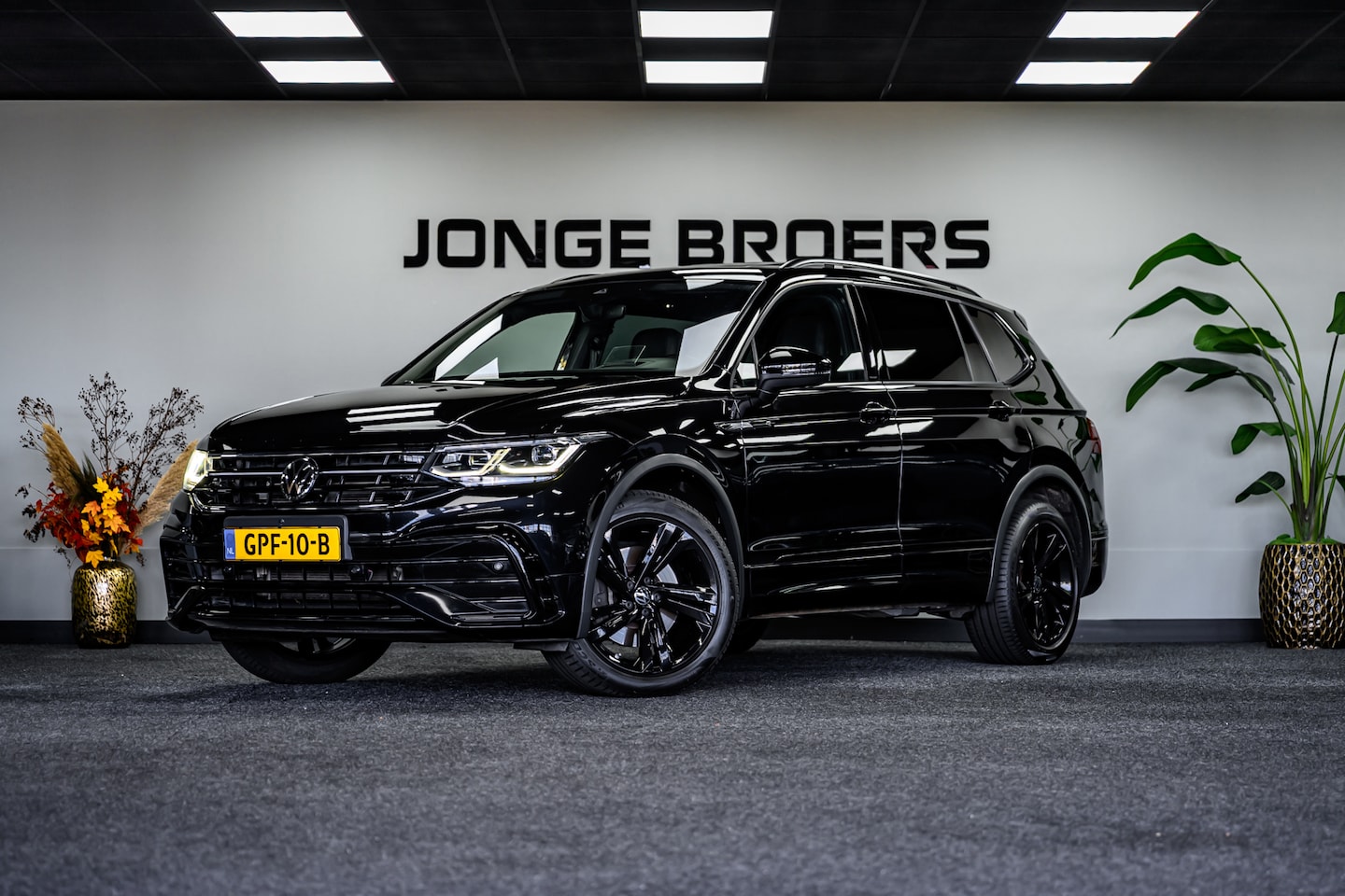 Volkswagen Tiguan Allspace - 2.0 TSI 4Motion Highline 7p. 2.0 TSI 4Motion Highline 7p. Pano/H&K/360 - AutoWereld.nl