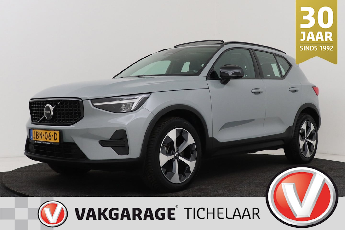 Volvo XC40 - 2.0 B4 Plus Black Edition | Uitklap Trekhaak | Panoramadak | Harman/Kardon | Digital Cockp - AutoWereld.nl