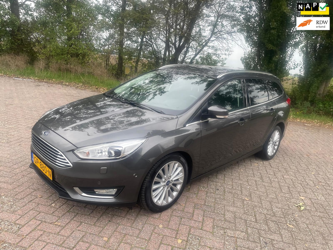 Ford Focus Wagon - 1.5 Titanium Edition AUTOMAAT Eerste eigenaar - AutoWereld.nl
