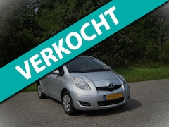 Toyota Yaris - 1.3 VVTi Aspiration . 5 Deurs AUTOMAAT . Airco . enz