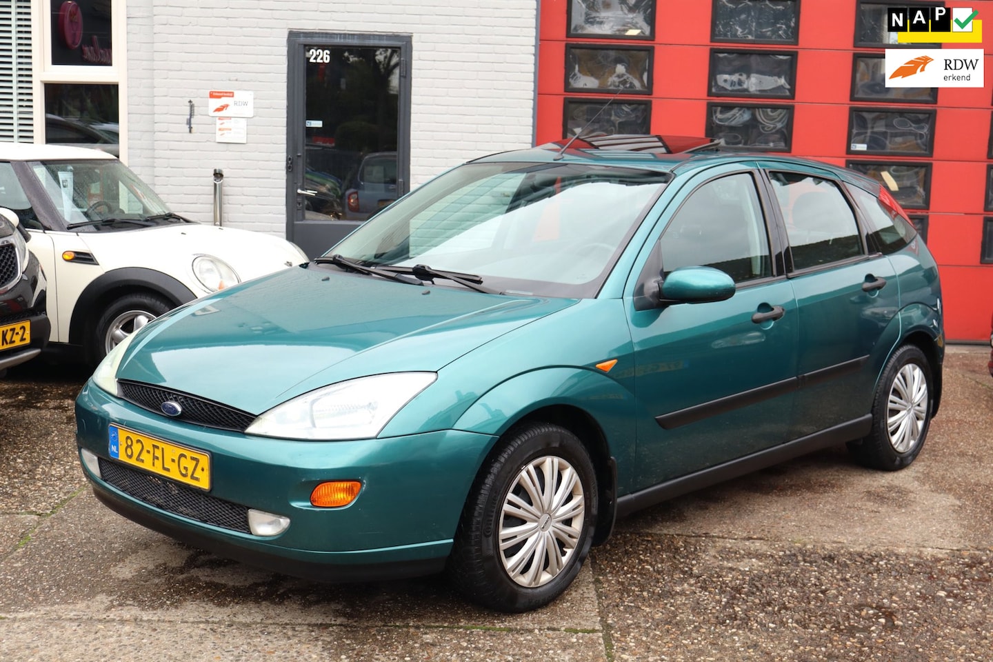 Ford Focus - 1.6-16V Trend 1.6-16V Trend , 5 DEURS, SCHUIFDAK , 175.000 KM - AutoWereld.nl