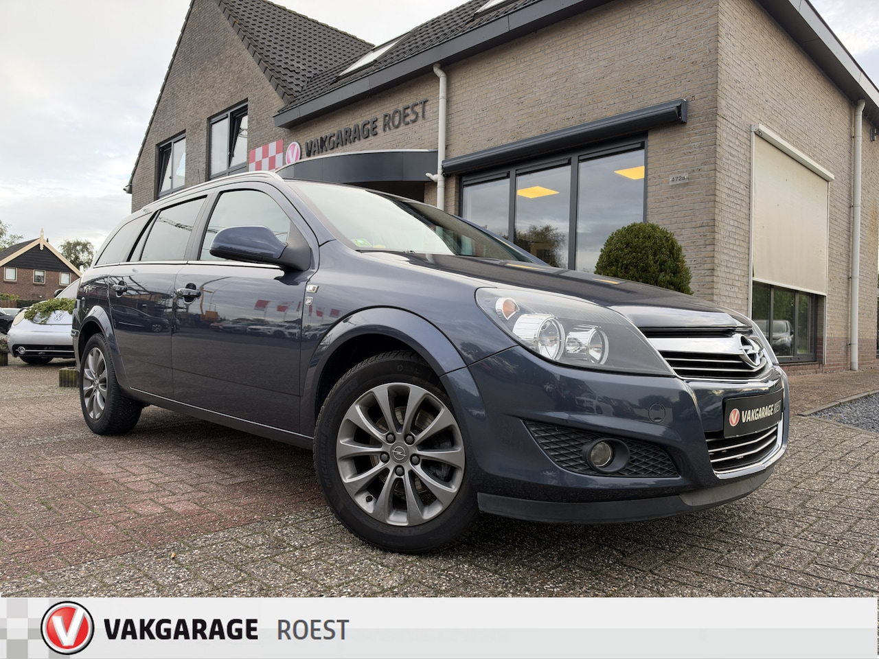 Opel Astra Wagon - 1.6 16V 111 years Edition Trekhaak / Navigatie / All-Seasons - AutoWereld.nl