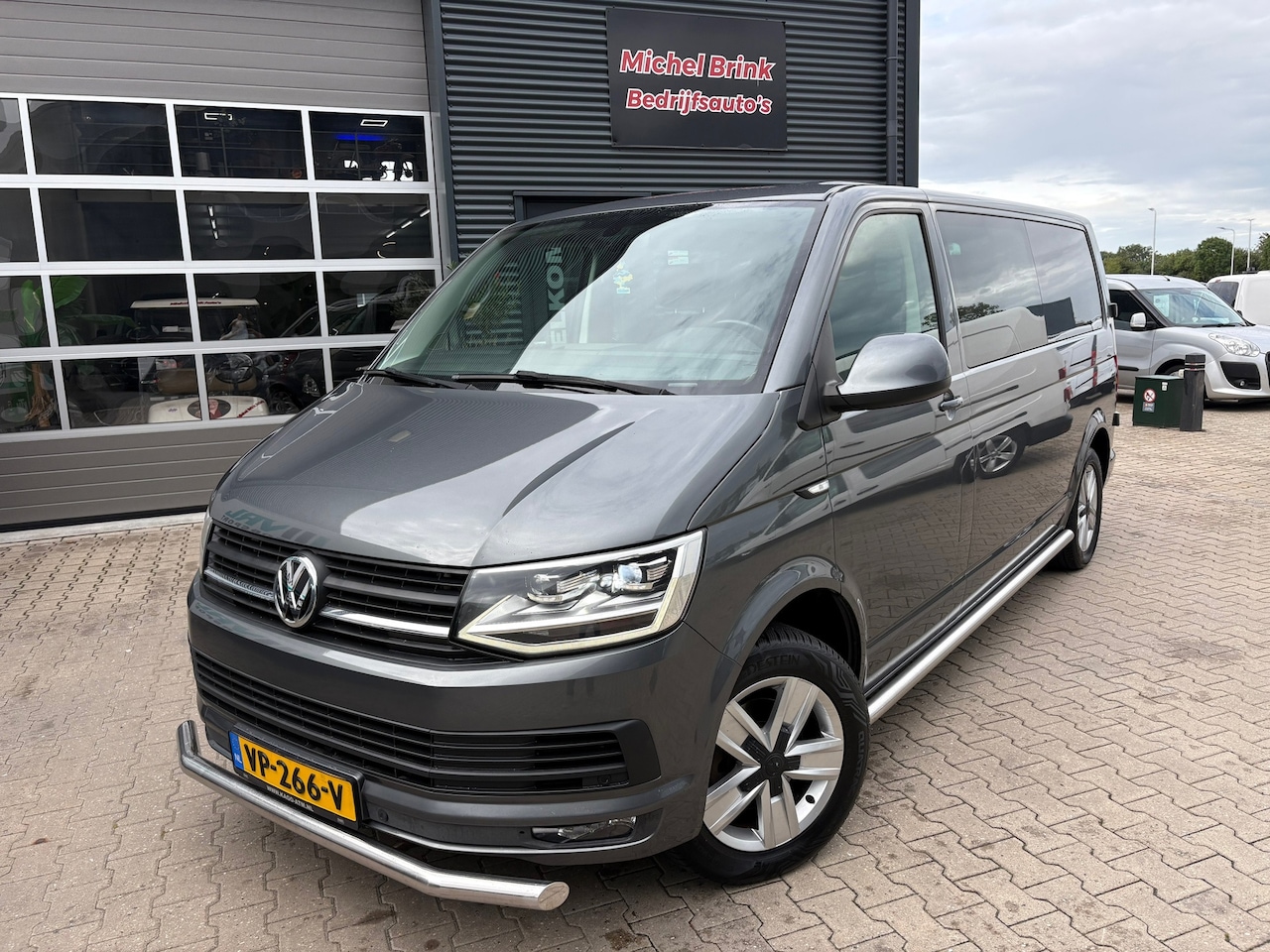 Volkswagen Transporter - 2.0 TDI L2H1 Dubbele Cabine - AutoWereld.nl