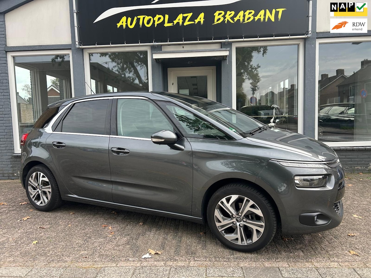 Citroën C4 Picasso - 1.2 P-Tech Intensive/ CLIMA/ NAVI/ CRUISE/ PDC/ DISTR +WP VV/ TREKHAAK/ LED - AutoWereld.nl