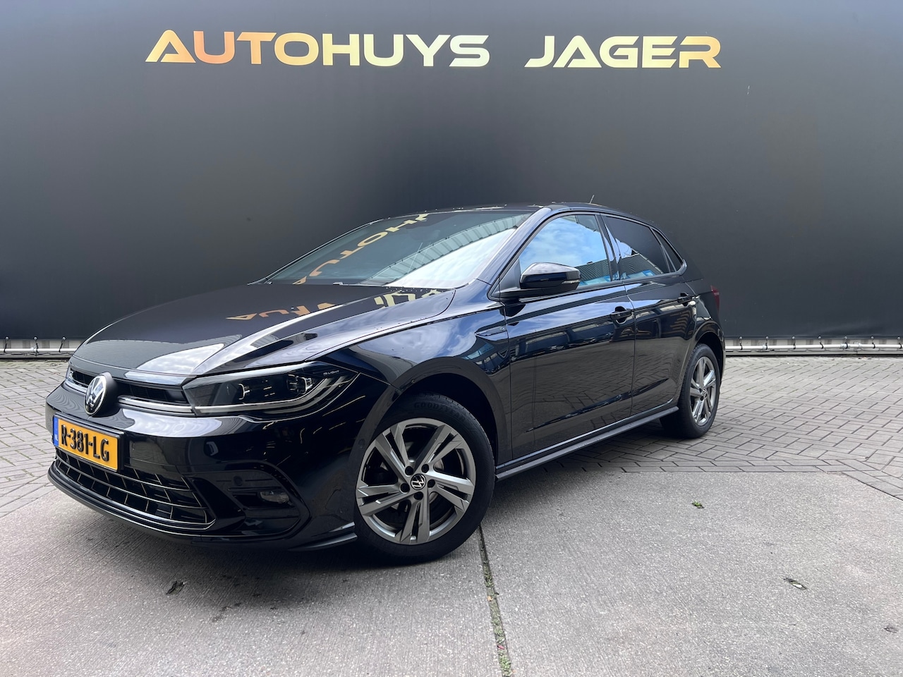Volkswagen Polo - 1.0 TSI R-Line Business - Camera IQ Light ACC Dodehoek Virtual Carplay - AutoWereld.nl