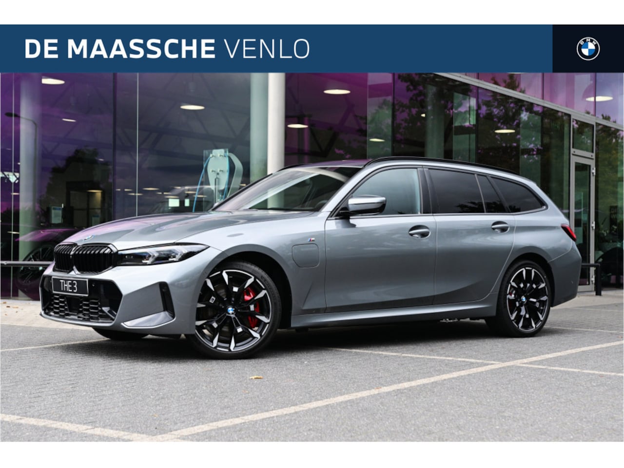BMW 3-serie Touring - 330e M Sport Automaat / Panoramadak / Trekhaak / Harman Kardon / Adaptieve LED / Parking A - AutoWereld.nl