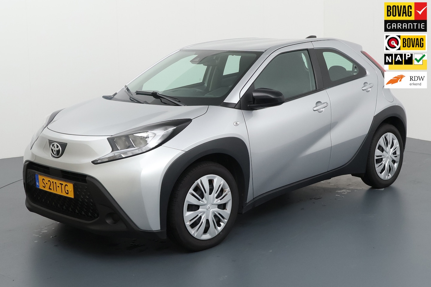 Toyota Aygo X - 1.0 VVT-i MT Play|Airco|CarPlay|Camera|Nap - AutoWereld.nl