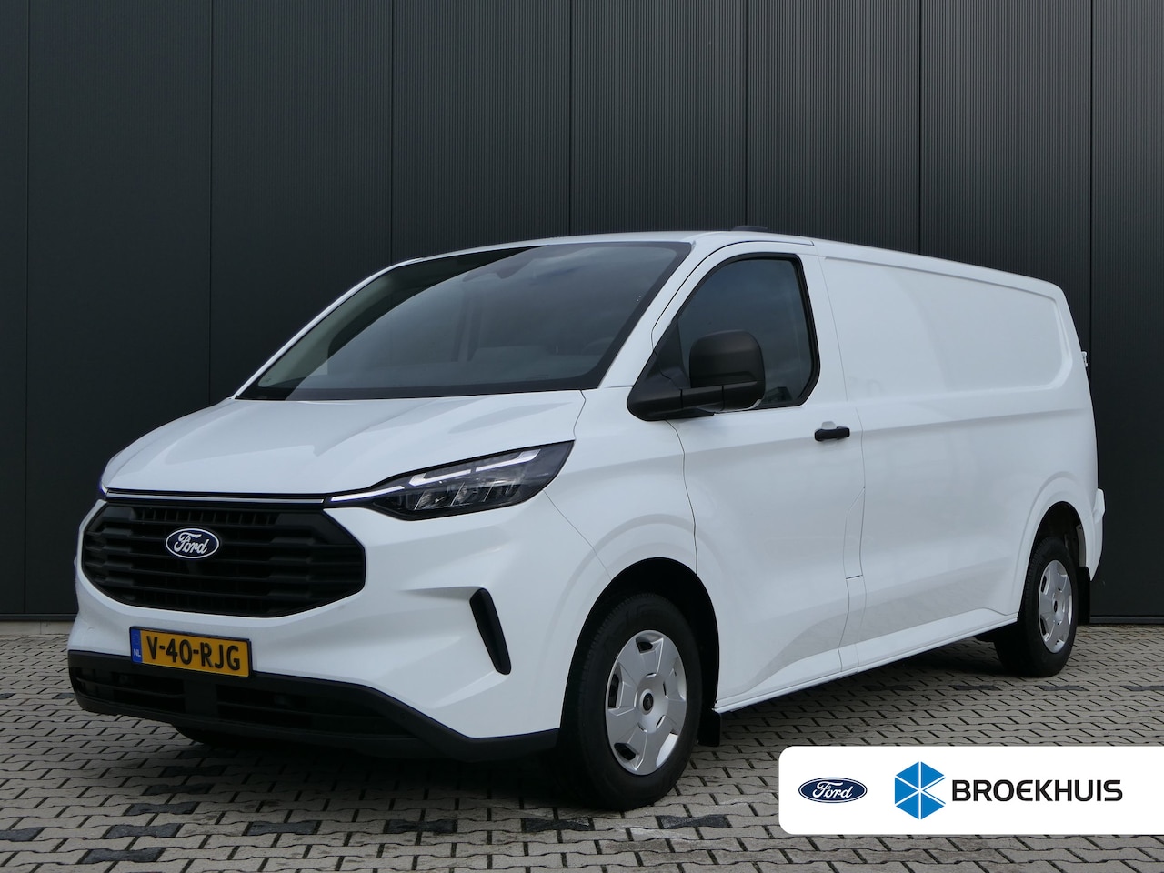 Ford Transit Custom - 300 2.0 TDCI L2H1 Trend 170pk Automaat | Trekhaak | Camera | Stoelverwarming | LED Koplamp - AutoWereld.nl