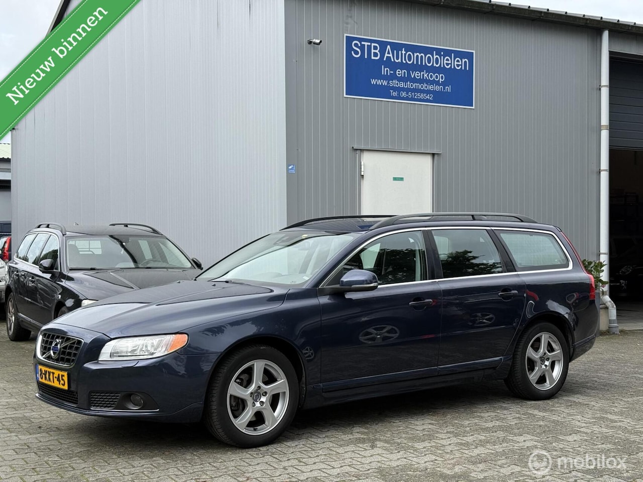 Volvo V70 - 2.0 D4 Nordic 5 cilinder Weinig km, Uniek - AutoWereld.nl
