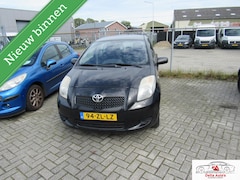 Toyota Yaris - 1.0 VVTi Spirit