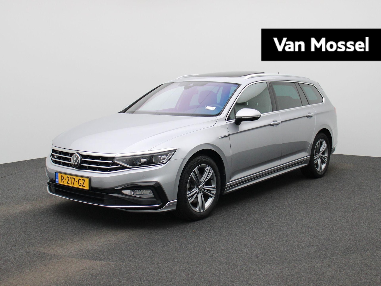 Volkswagen Passat Variant - 1.5 TSI R-Line Business + | Automaat | Apple Carplay / Android Auto | Panoramadak | Achter - AutoWereld.nl