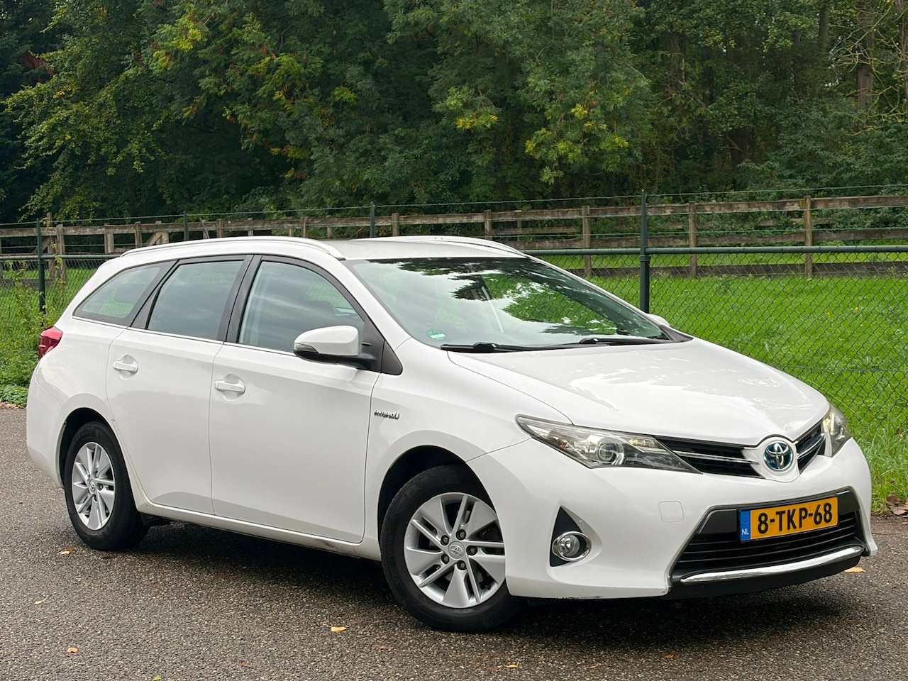 Toyota Auris Touring Sports - 1.8 Hybrid Aspiration /Navi/Camera/Airco/ - AutoWereld.nl