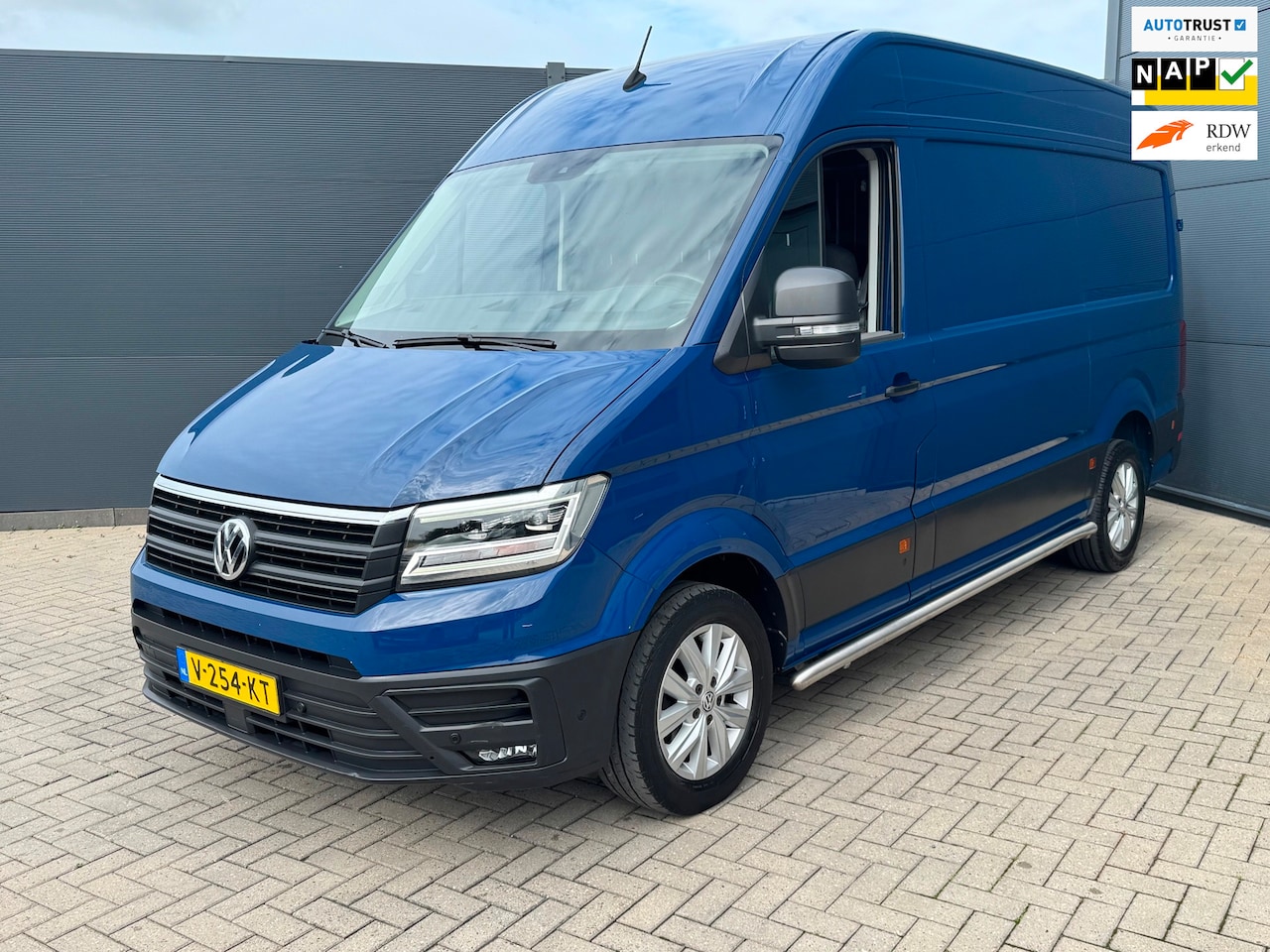 Volkswagen Crafter - 30 2.0 TDI L3H3 / Camera / Pdc / Nap / Facelift - AutoWereld.nl